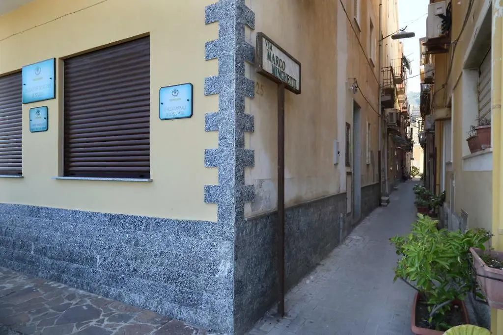 Appartamento Vicolo A Mare, Mazzeo 0*,  Italia